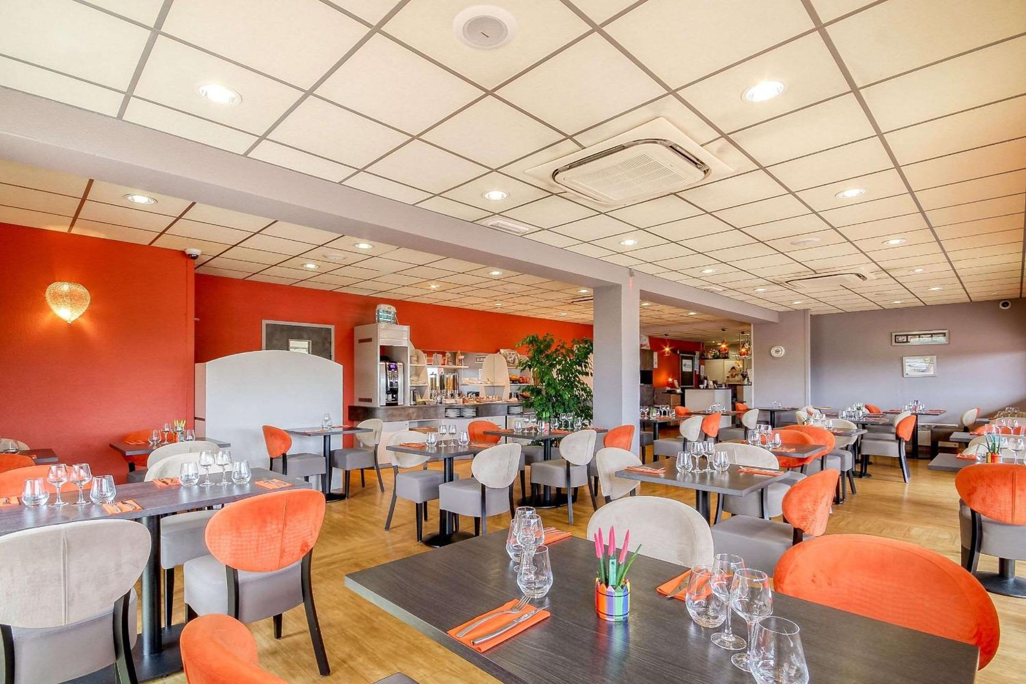 Brit Hotel Les Evens แซงต์-ซาตูร์แนง ภายนอก รูปภาพ