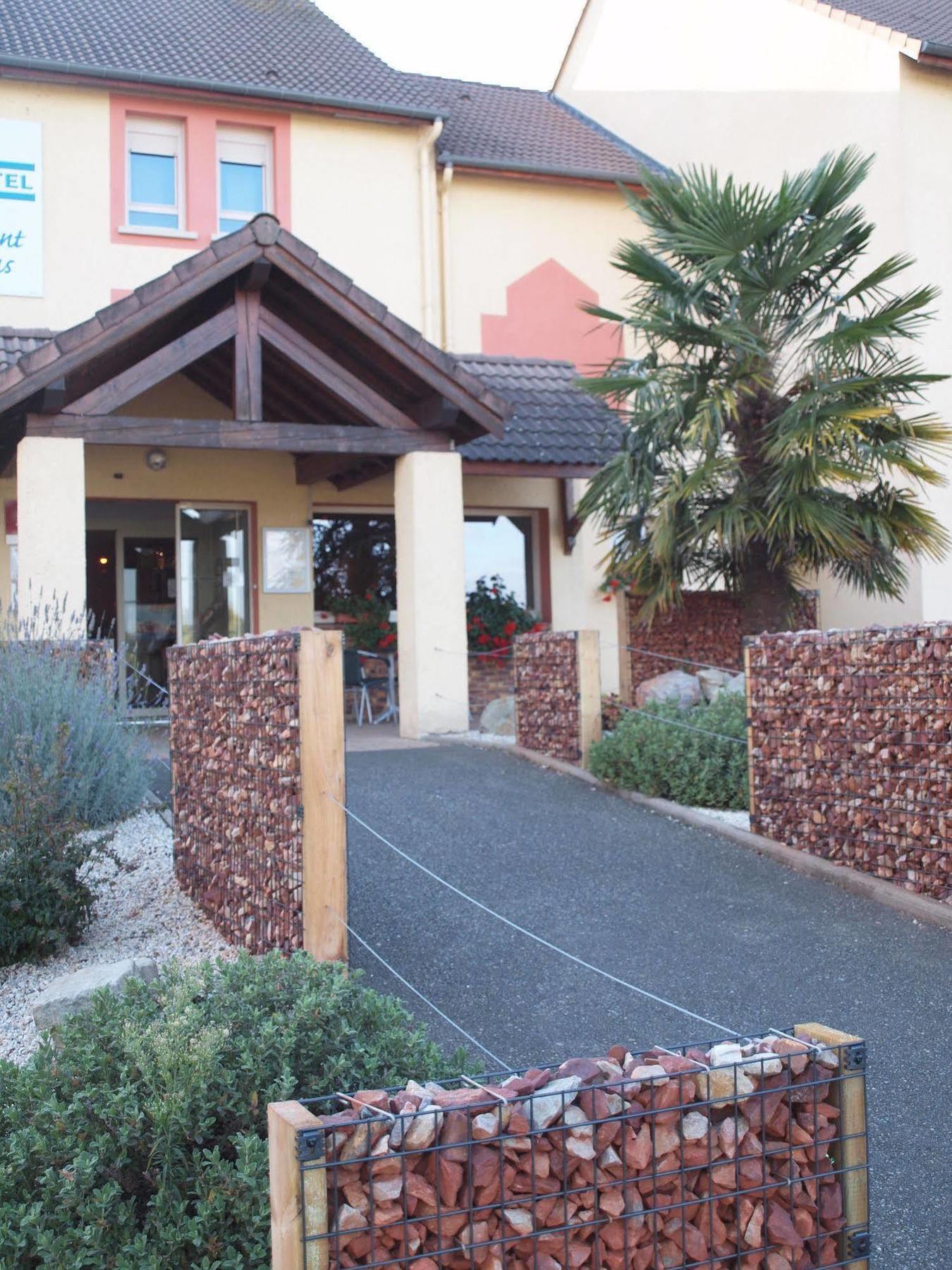 Brit Hotel Les Evens แซงต์-ซาตูร์แนง ภายนอก รูปภาพ