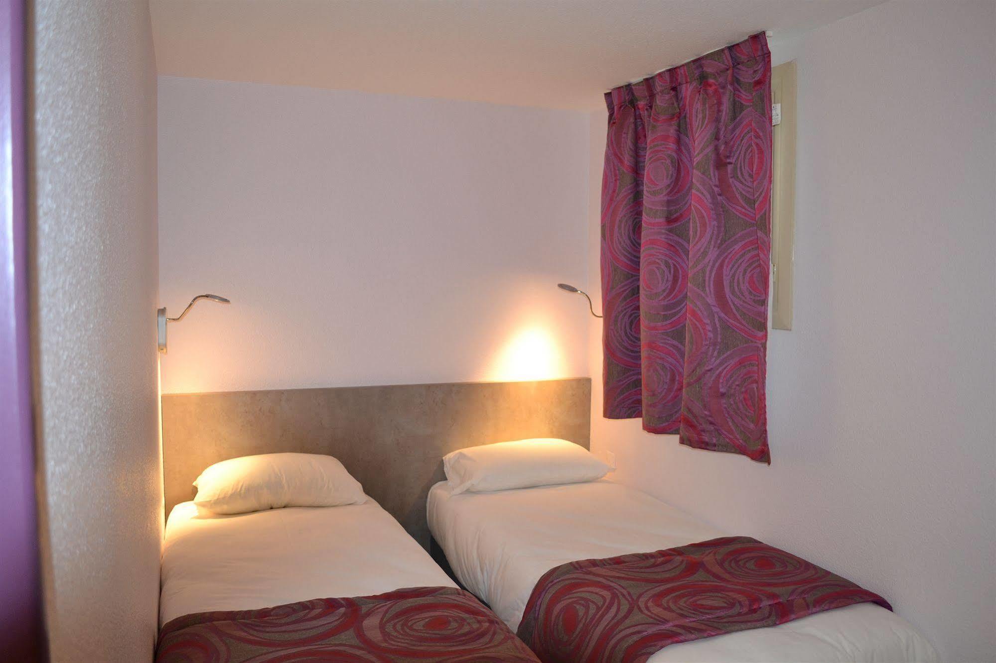 Brit Hotel Les Evens แซงต์-ซาตูร์แนง ภายนอก รูปภาพ
